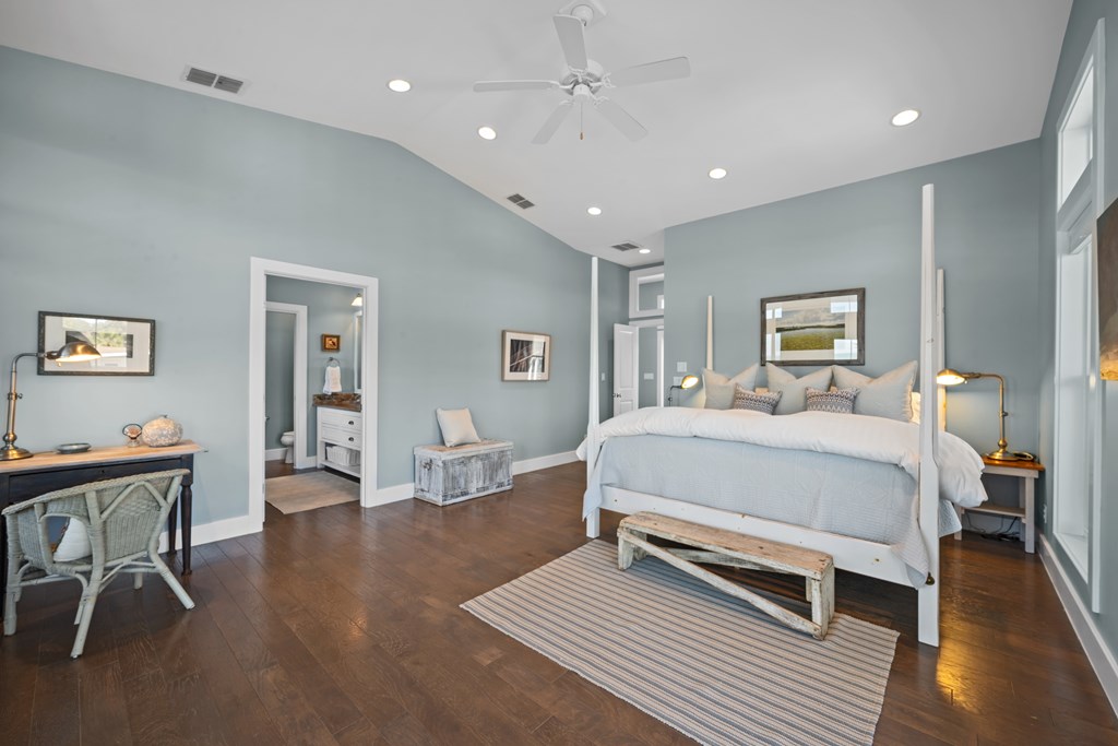 20 Old Cottage Beach Dr