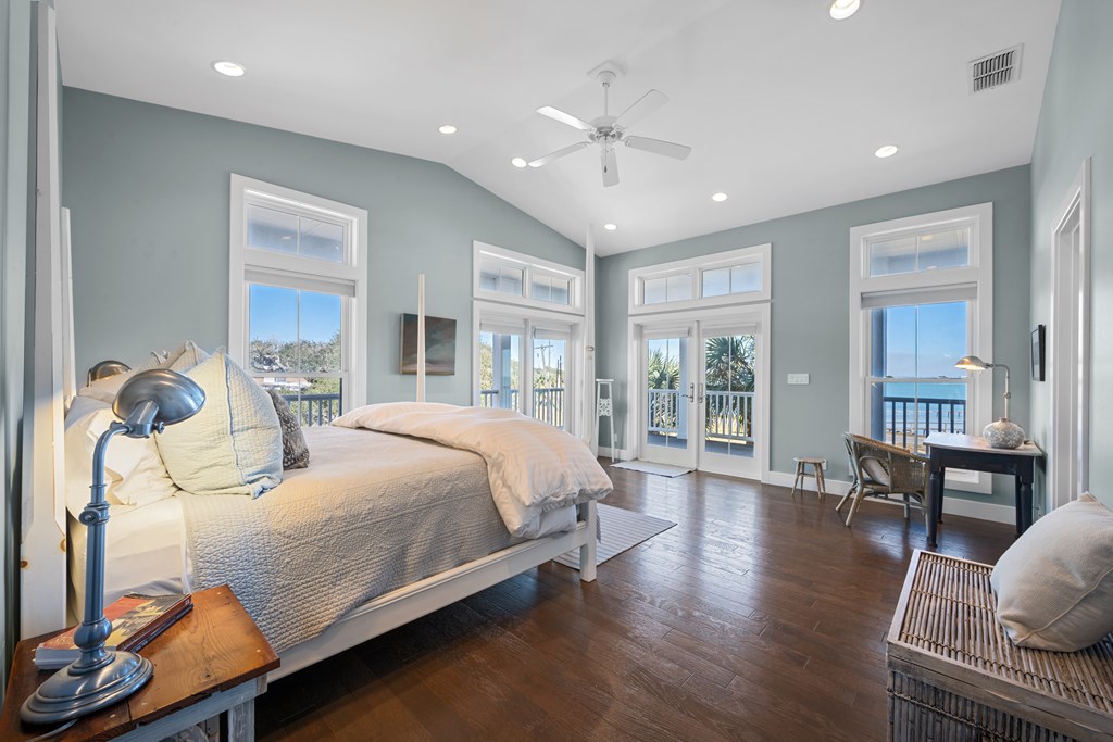 20 Old Cottage Beach Dr