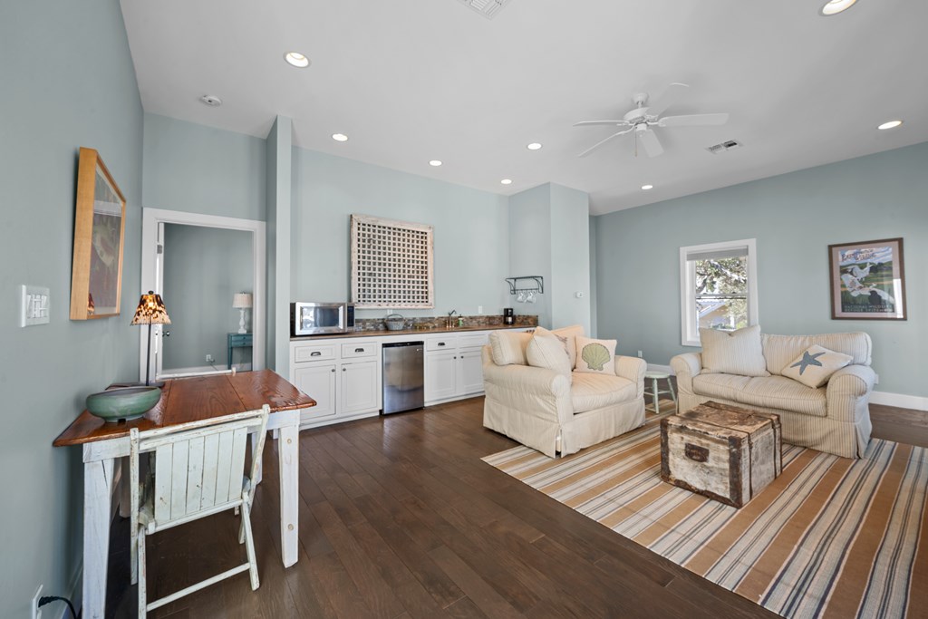 20 Old Cottage Beach Dr