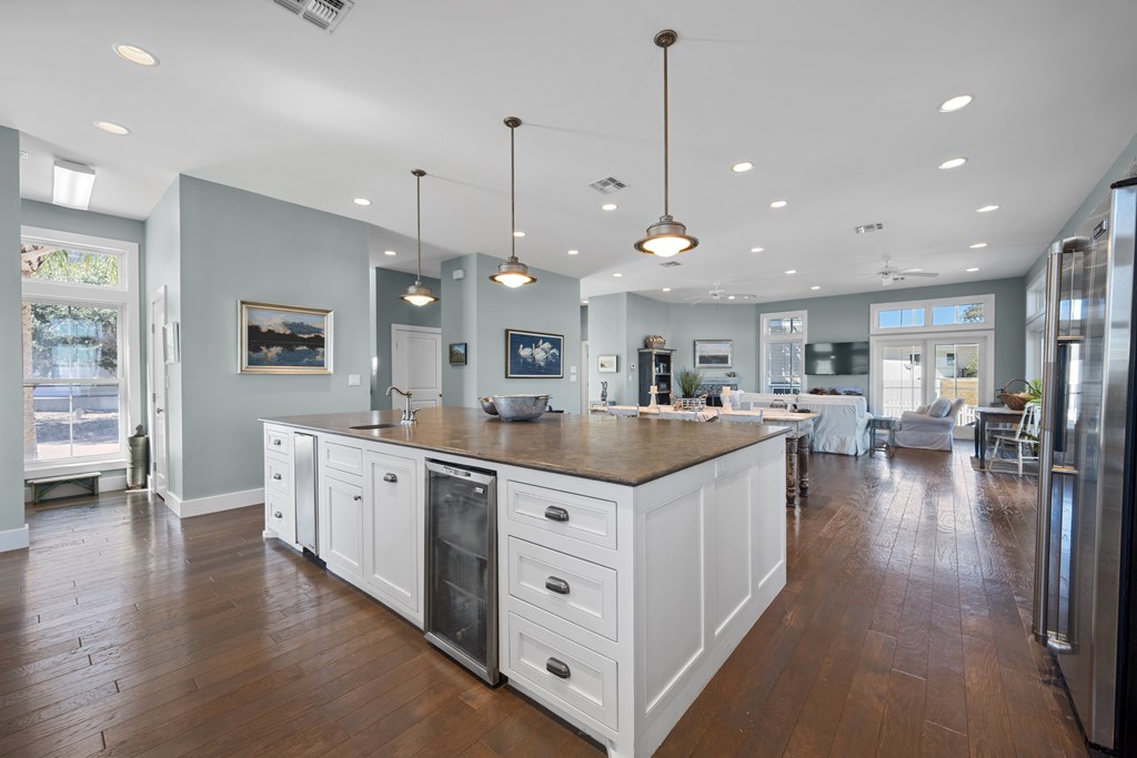 20 Old Cottage Beach Dr