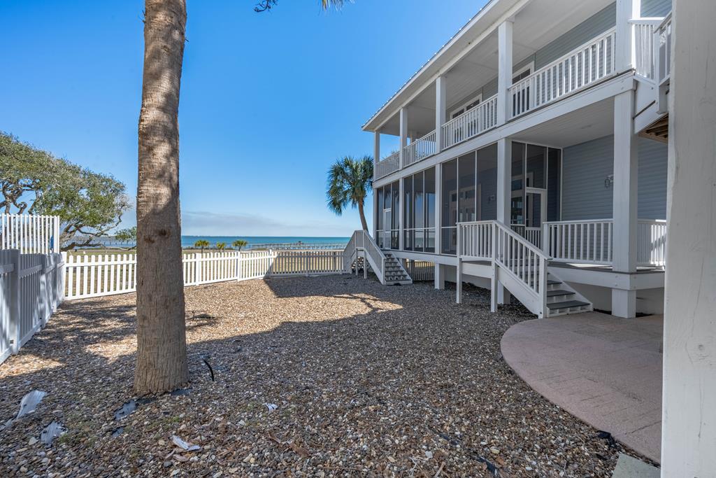 20 Old Cottage Beach Dr