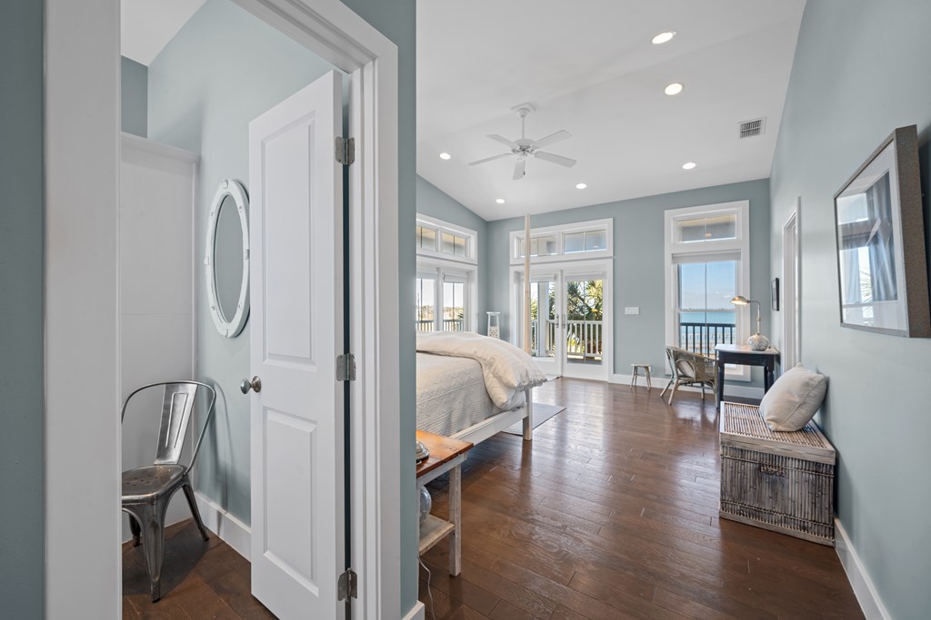 20 Old Cottage Beach Dr