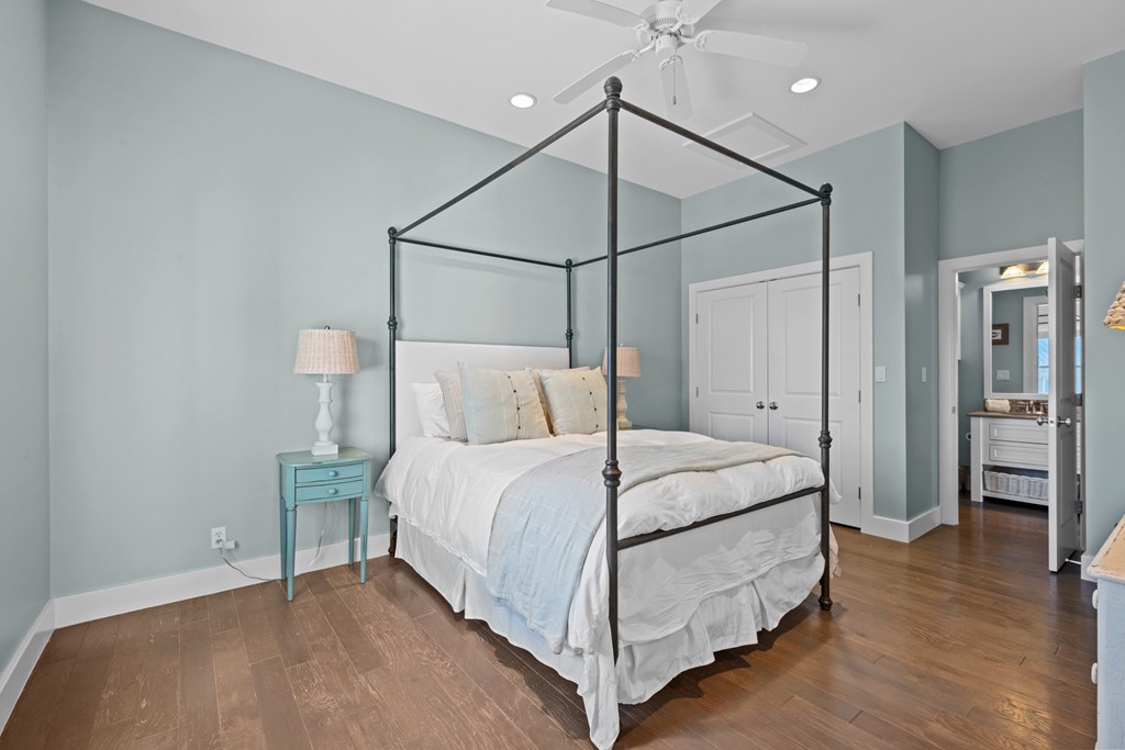 20 Old Cottage Beach Dr