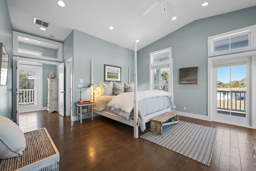 20 Old Cottage Beach Dr