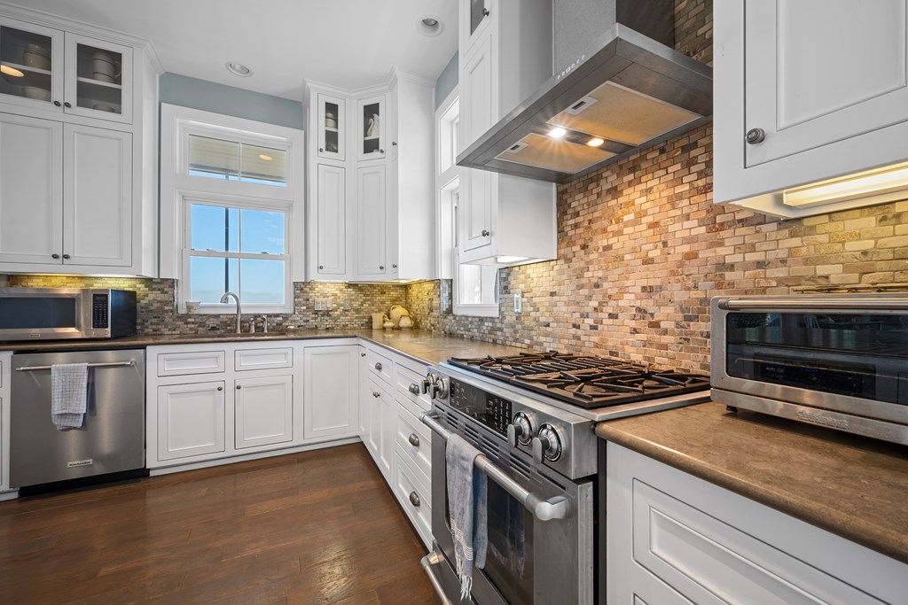 20 Old Cottage Beach Dr