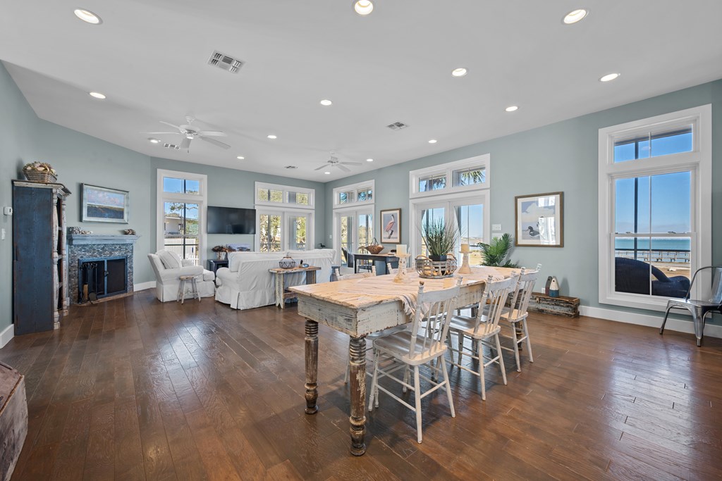 20 Old Cottage Beach Dr