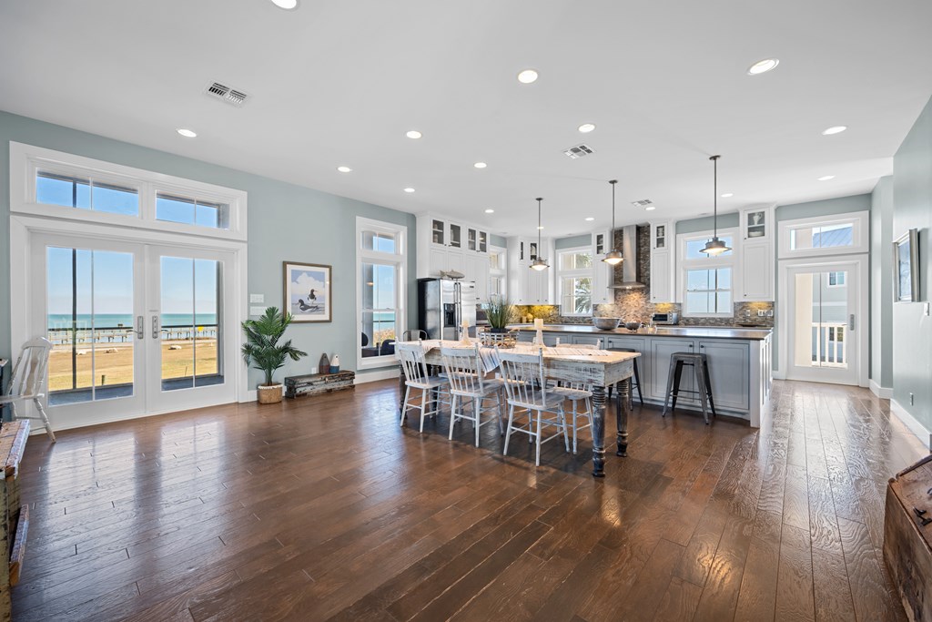 20 Old Cottage Beach Dr