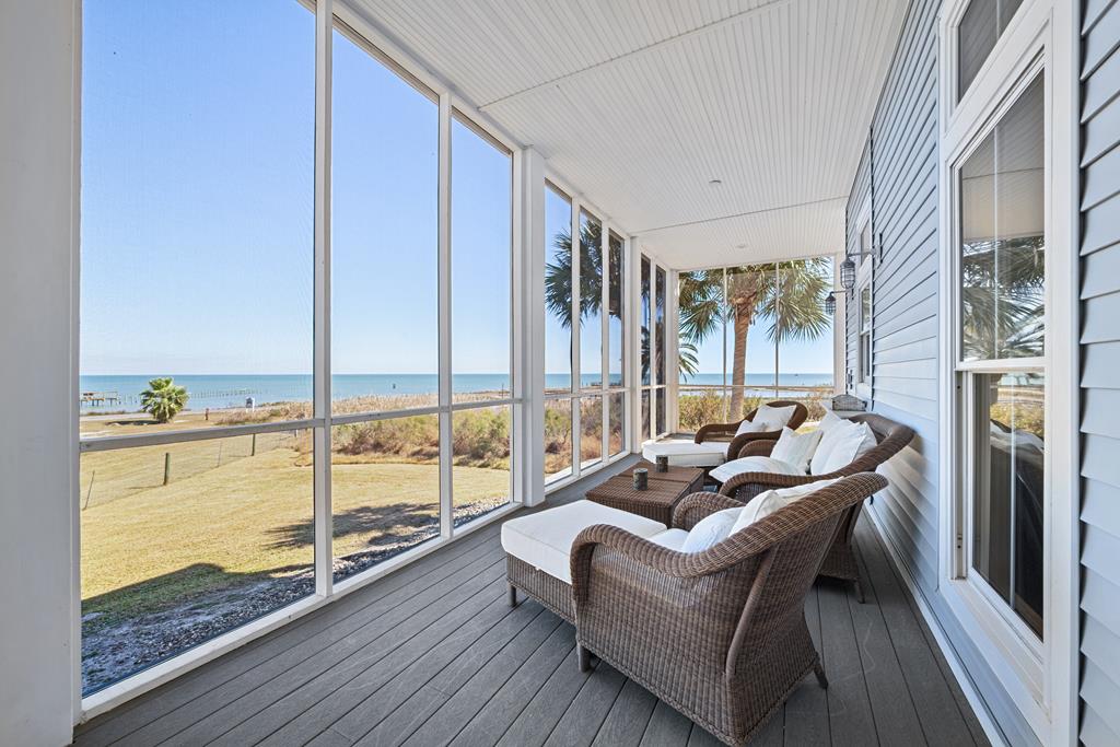 20 Old Cottage Beach Dr