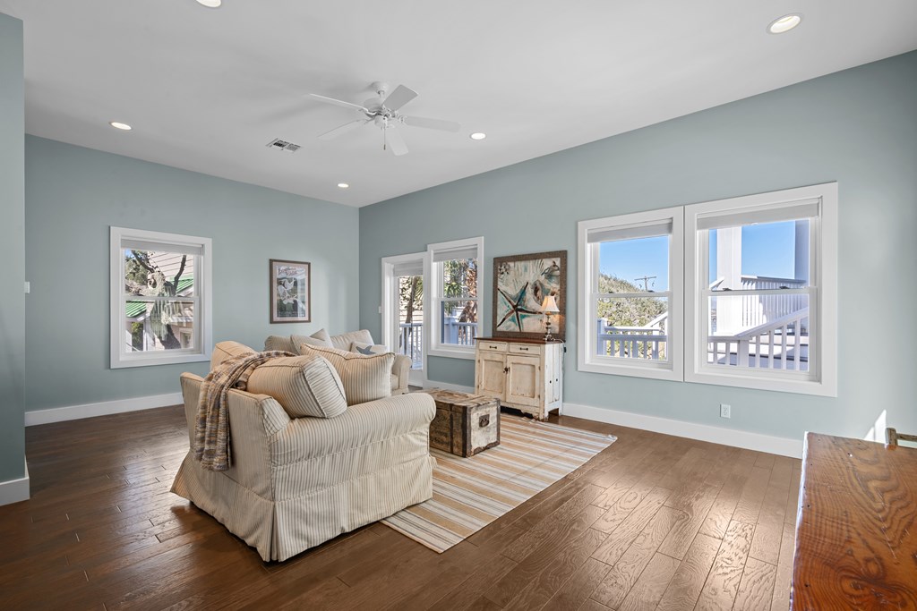 20 Old Cottage Beach Dr