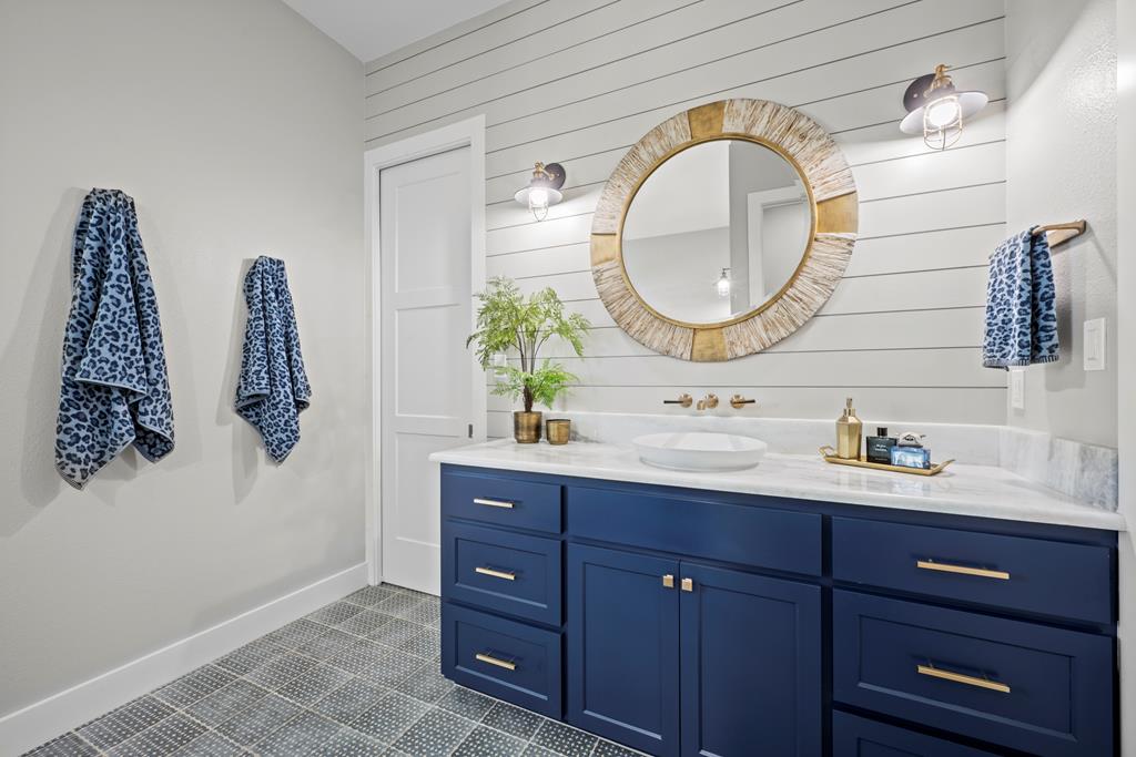 1002 Grand Cayman Ct