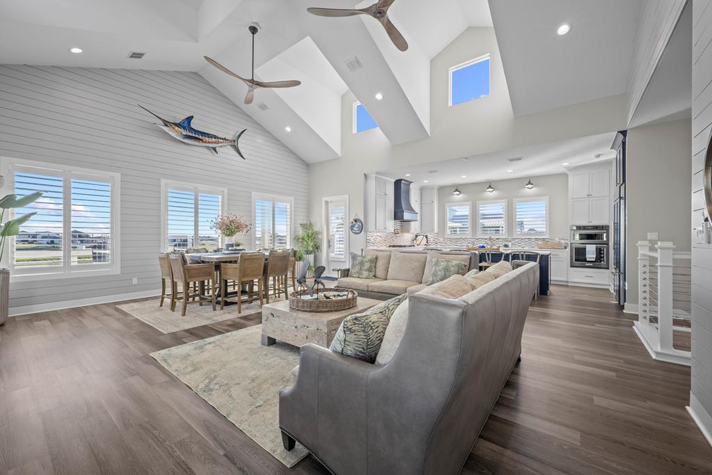 1002 Grand Cayman Ct