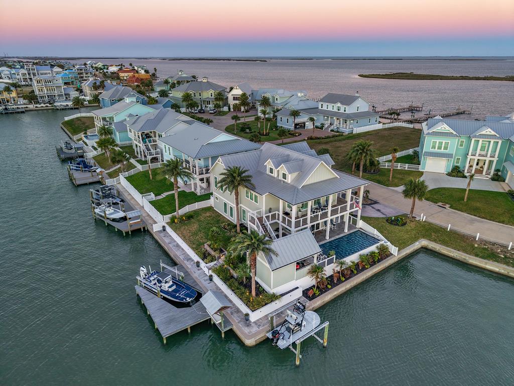 1002 Grand Cayman Ct