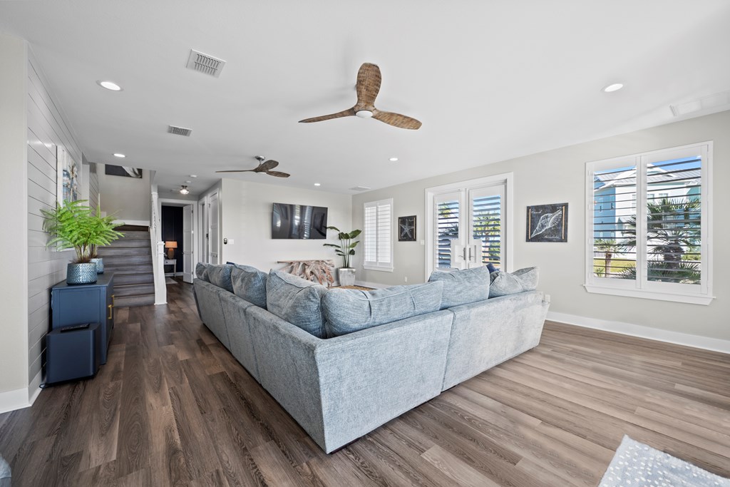 1002 Grand Cayman Ct