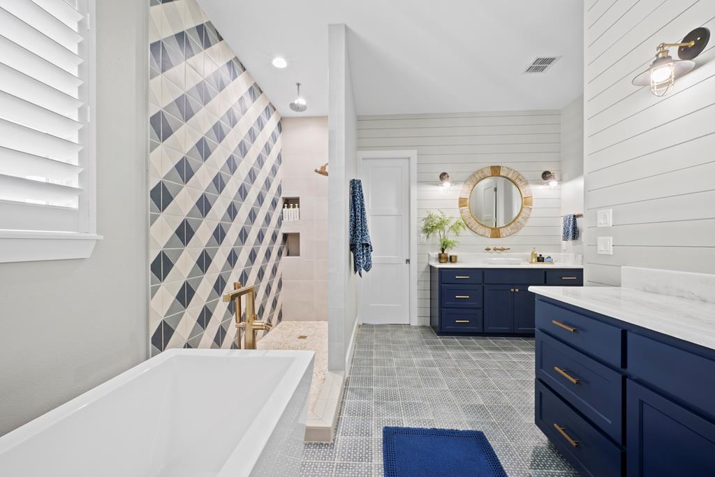 1002 Grand Cayman Ct