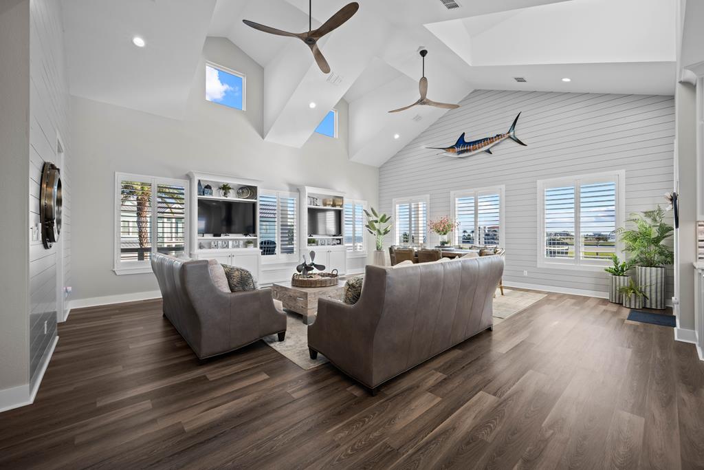 1002 Grand Cayman Ct