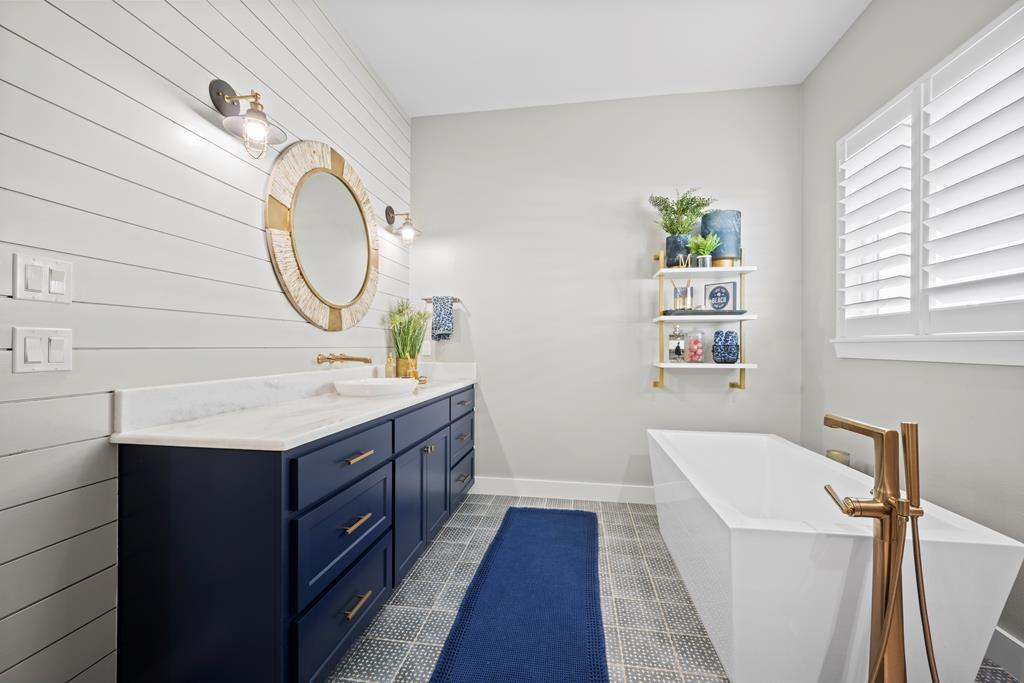 1002 Grand Cayman Ct