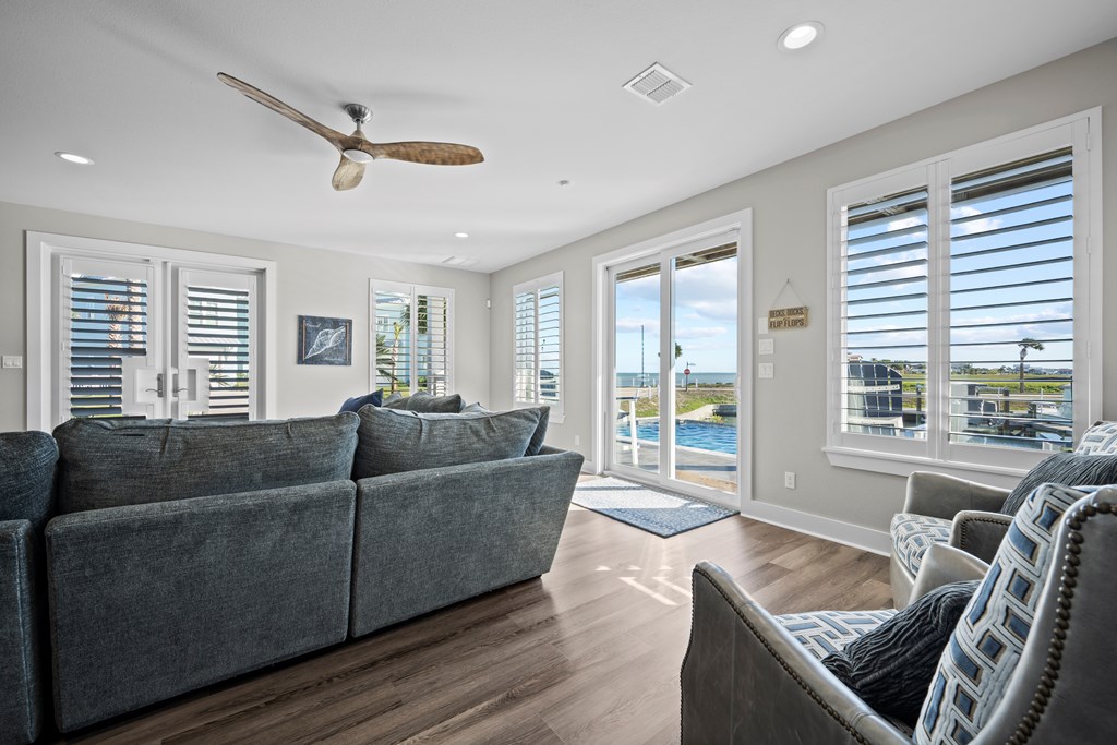 1002 Grand Cayman Ct