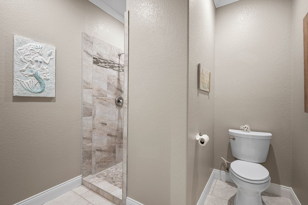 35 Bahama St
