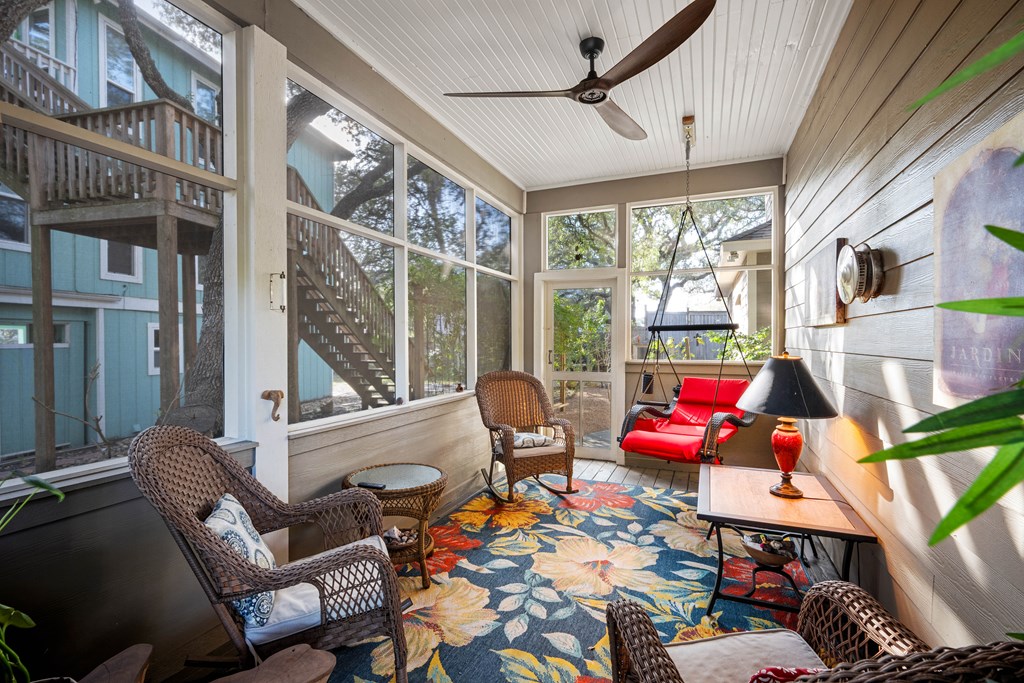 35 Bahama St
