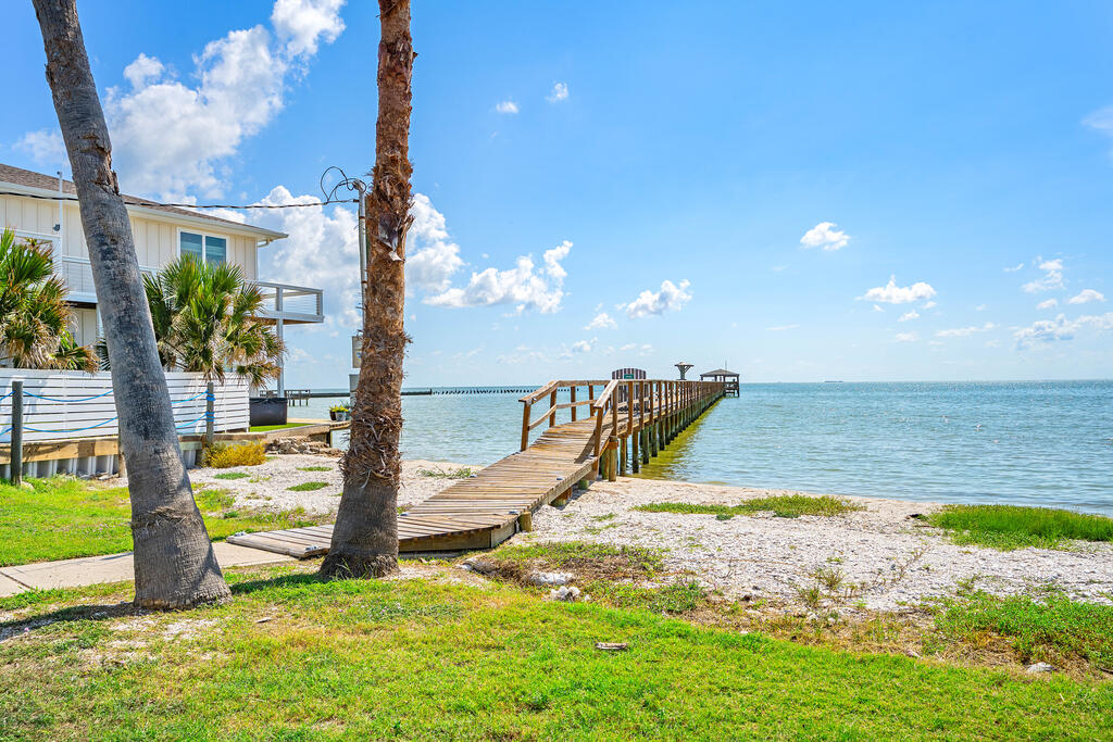 35 Bahama St