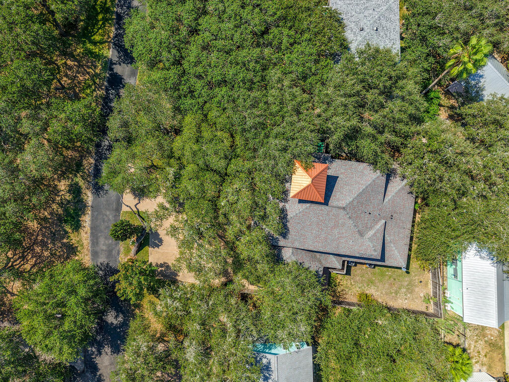 35 Bahama St
