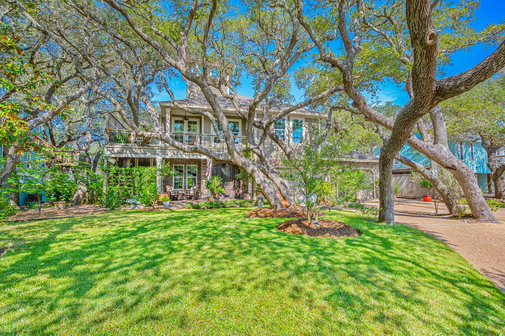 35 Bahama St