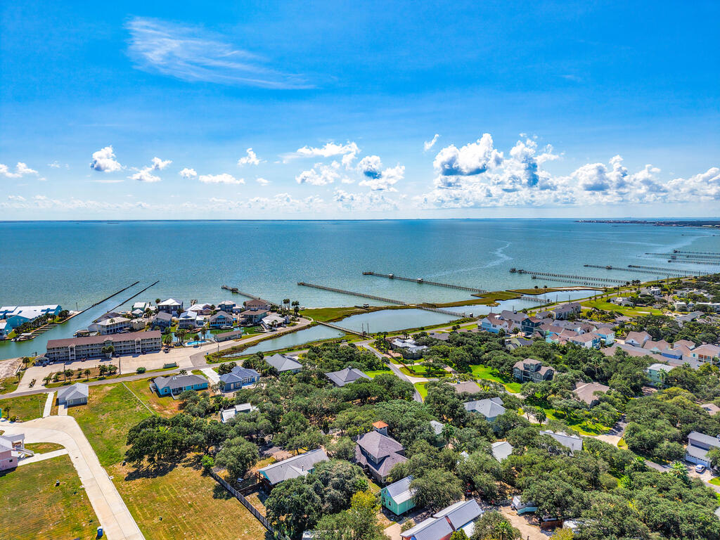 35 Bahama St