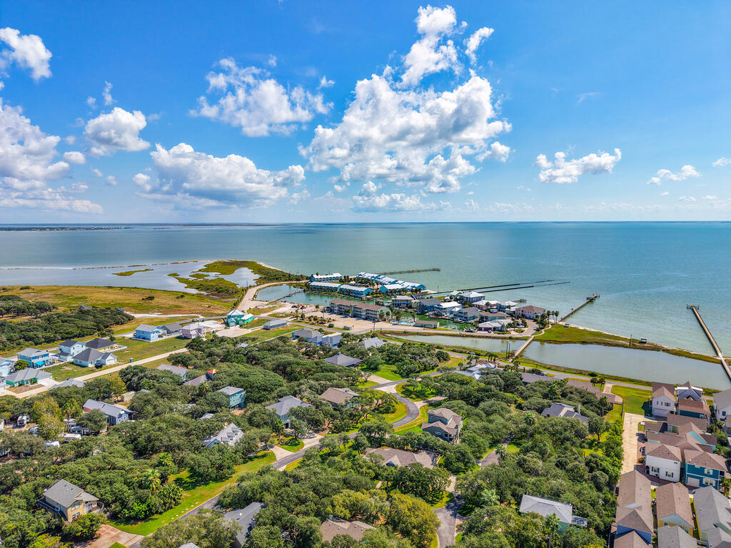 35 Bahama St