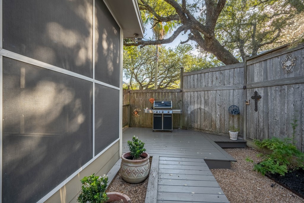35 Bahama St