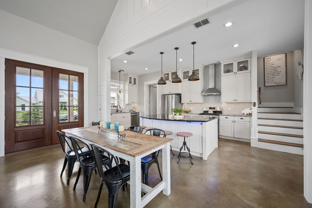 1006 Saint Johns Ct