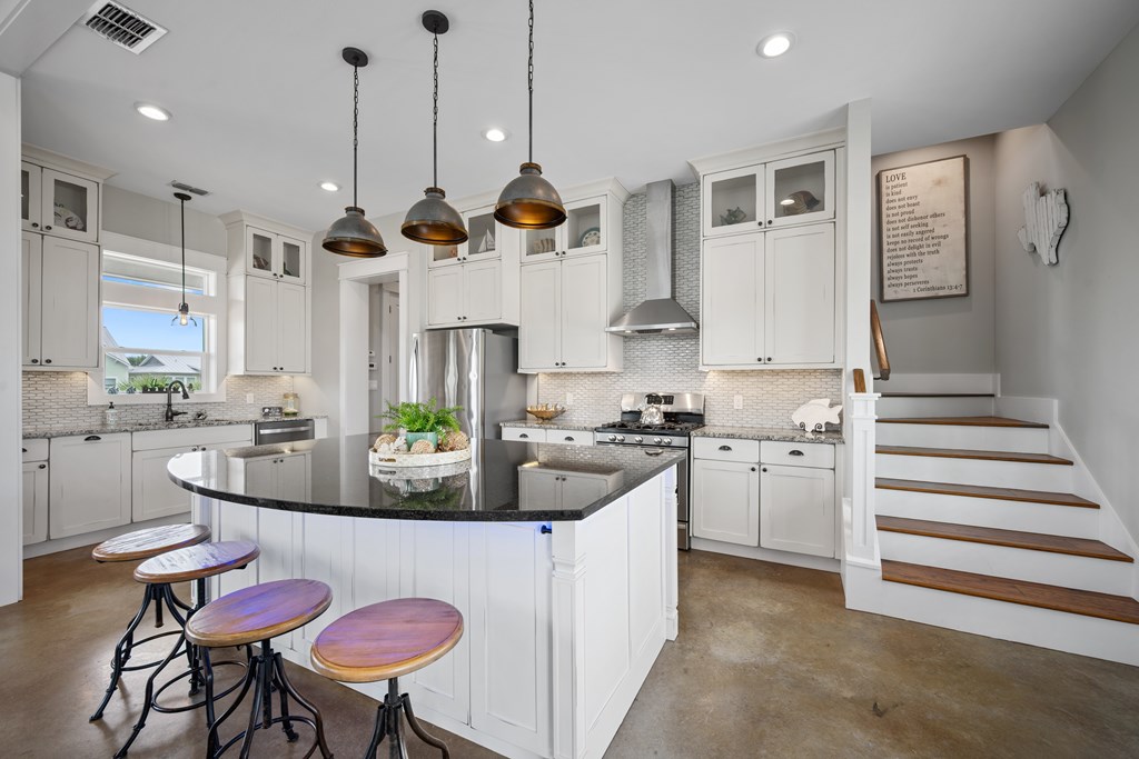 1006 Saint Johns Ct