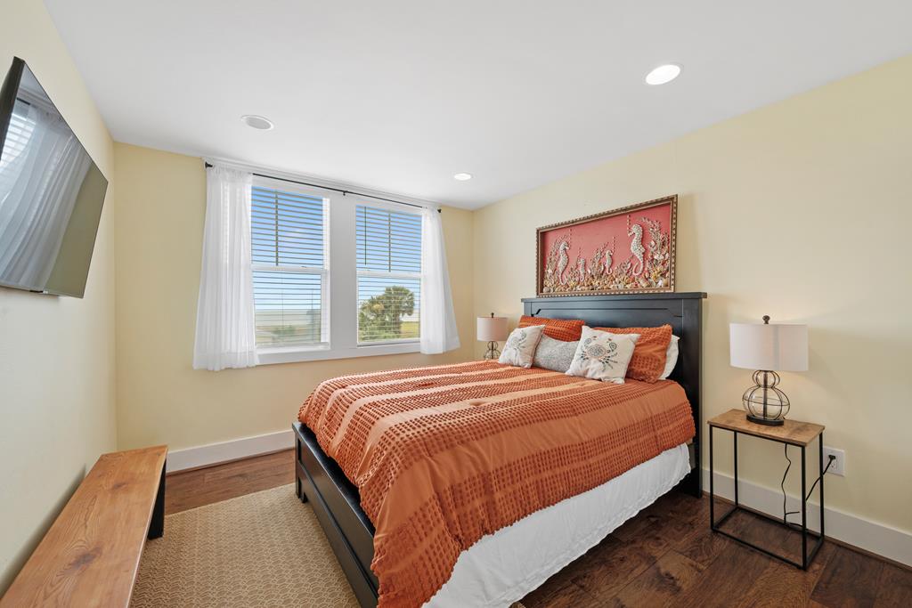 1006 Saint Johns Ct
