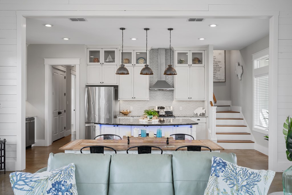 1006 Saint Johns Ct