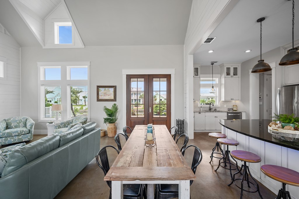 1006 Saint Johns Ct