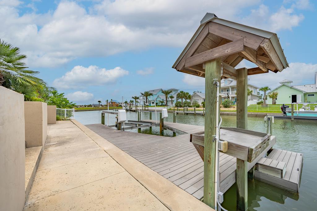 1006 Saint Johns Ct