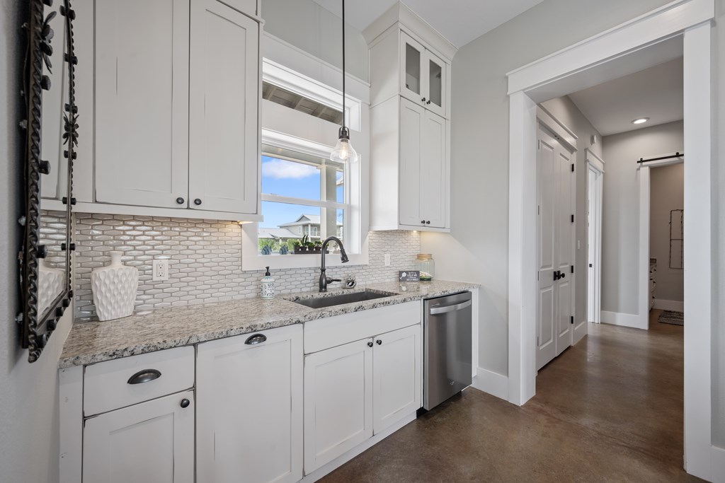 1006 Saint Johns Ct