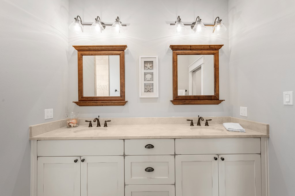1006 Saint Johns Ct