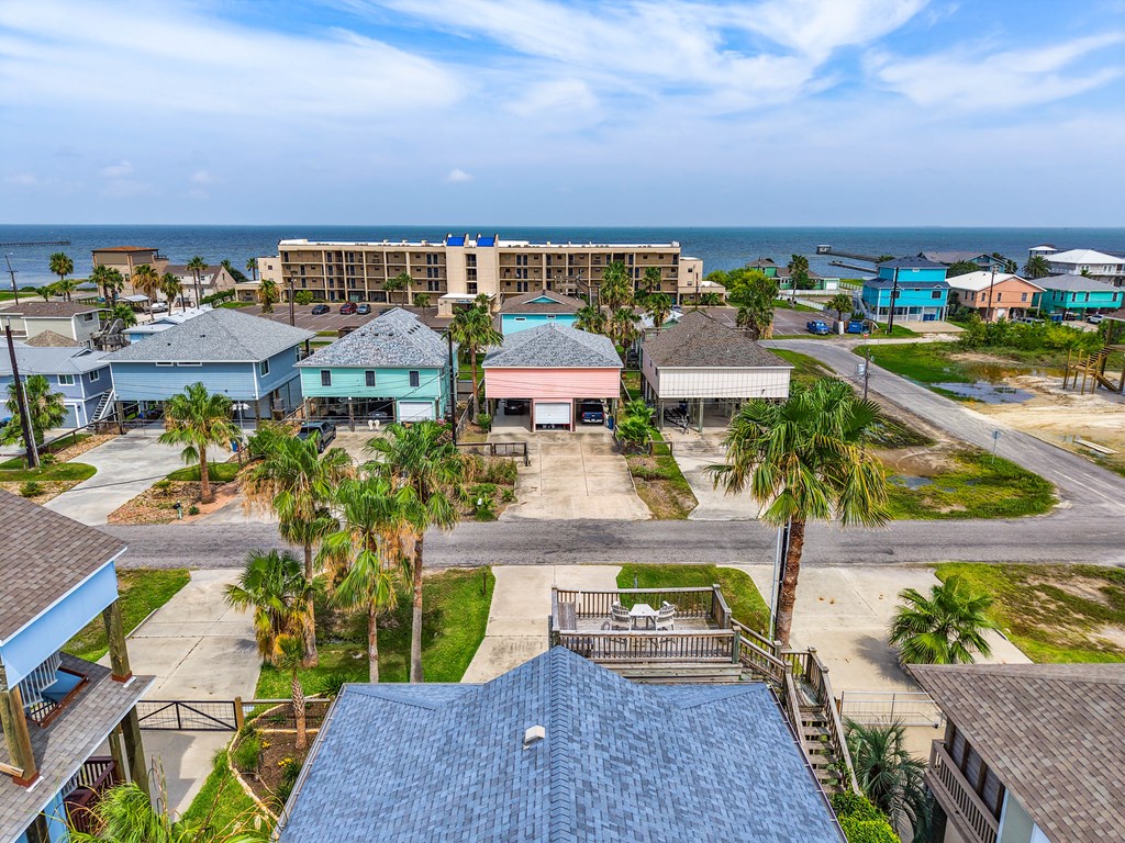 1027 S Magnolia