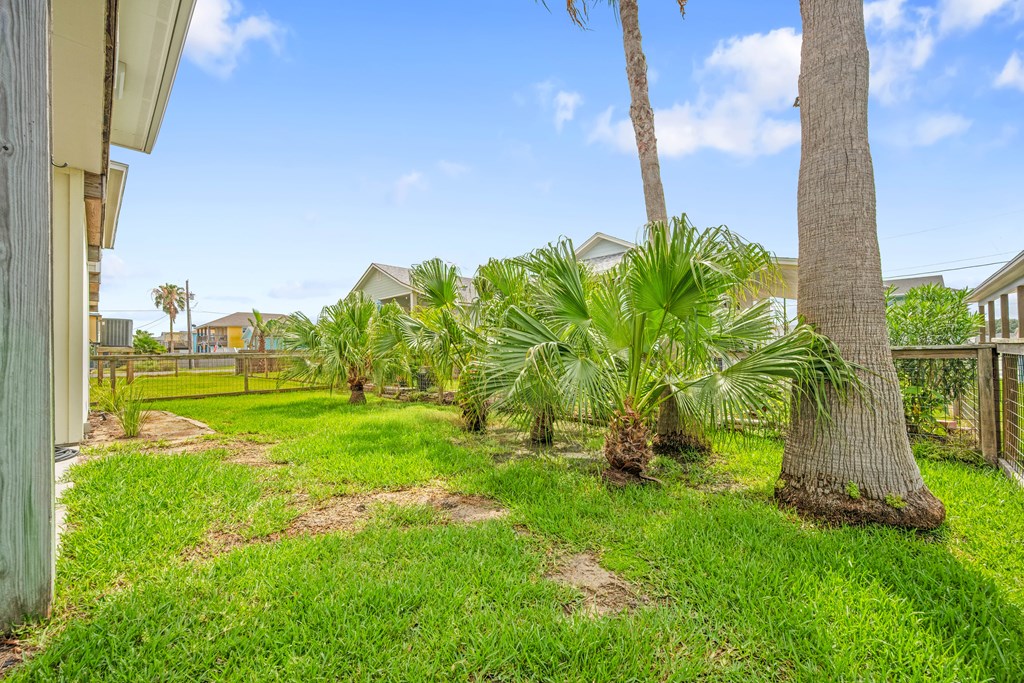 1027 S Magnolia
