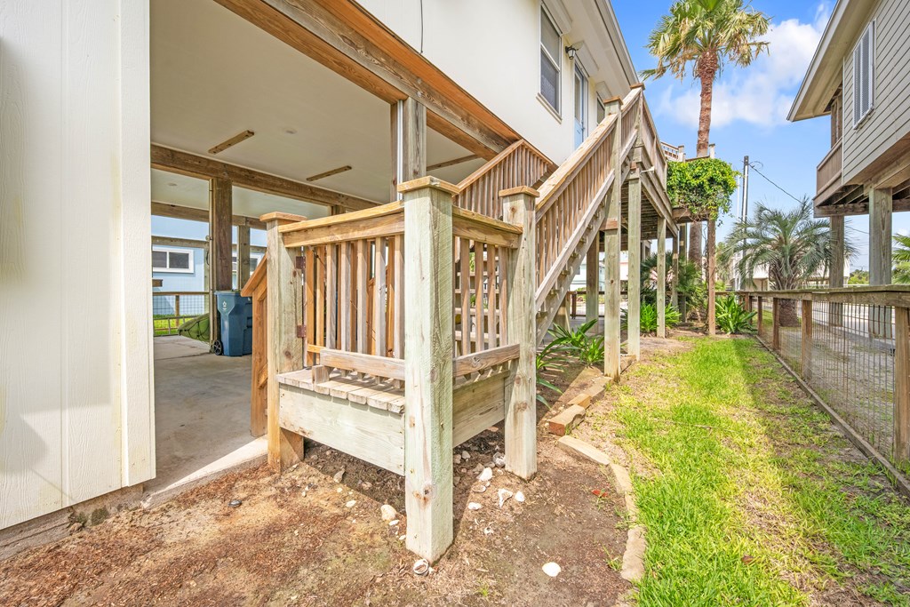 1027 S Magnolia