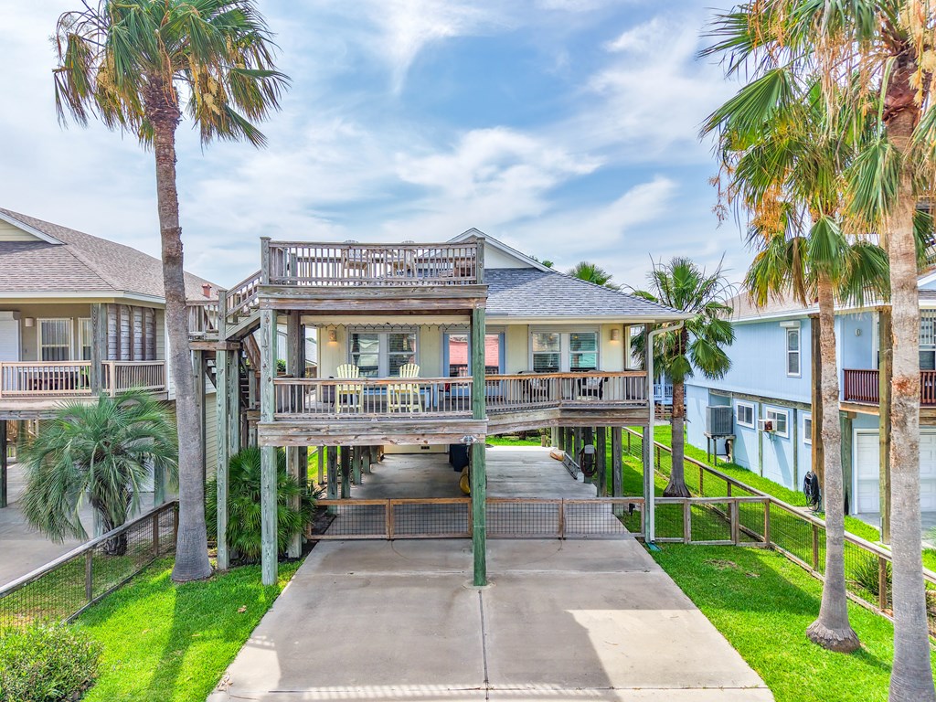 1027 S Magnolia
