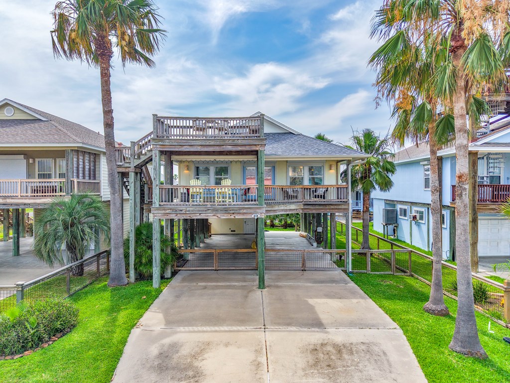 1027 S Magnolia