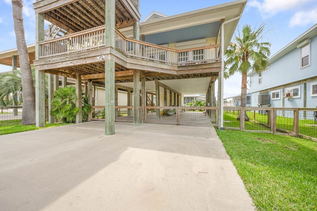 1027 S Magnolia