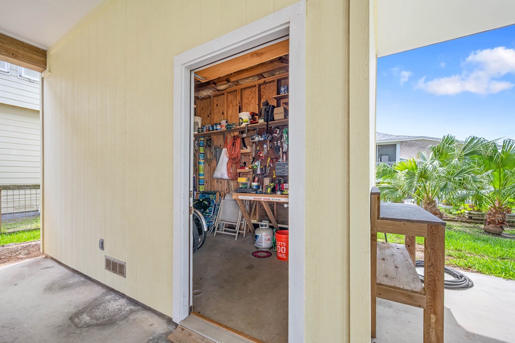 1027 S Magnolia