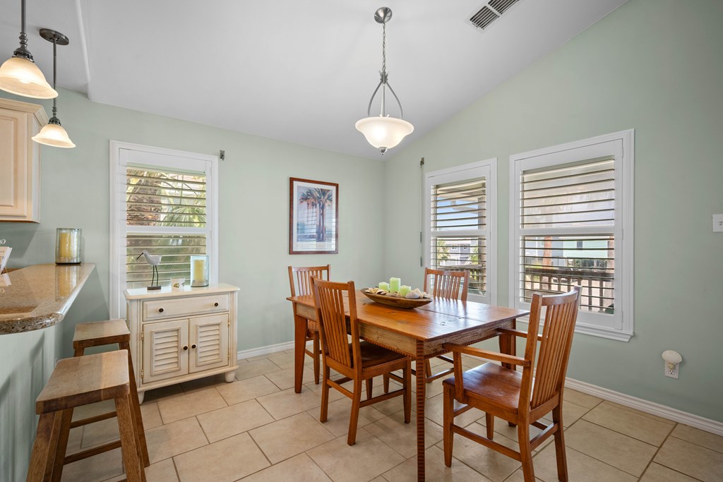 1027 S Magnolia