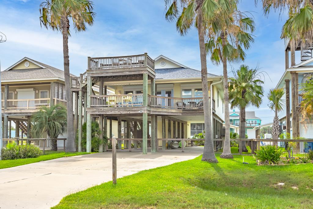 1027 S Magnolia