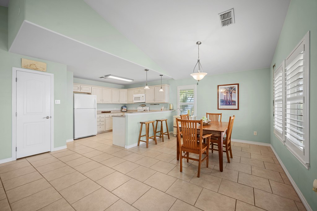 1027 S Magnolia