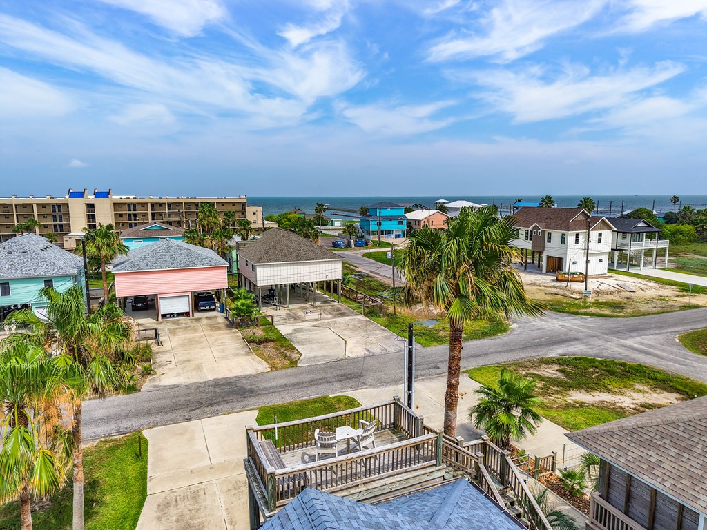 1027 S Magnolia