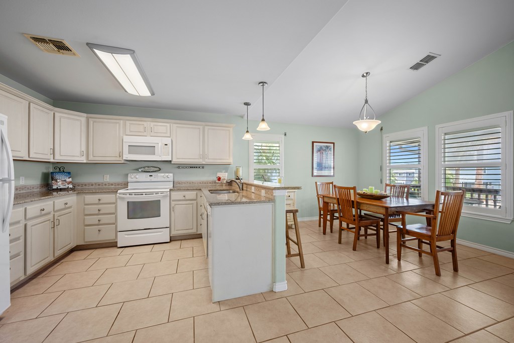 1027 S Magnolia
