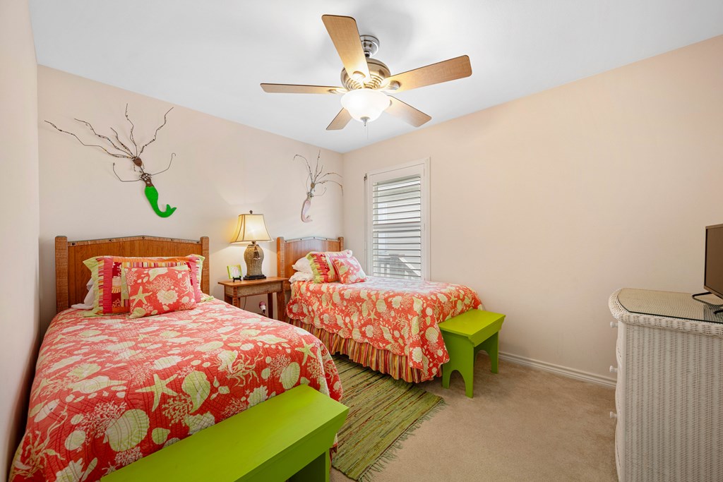 1027 S Magnolia